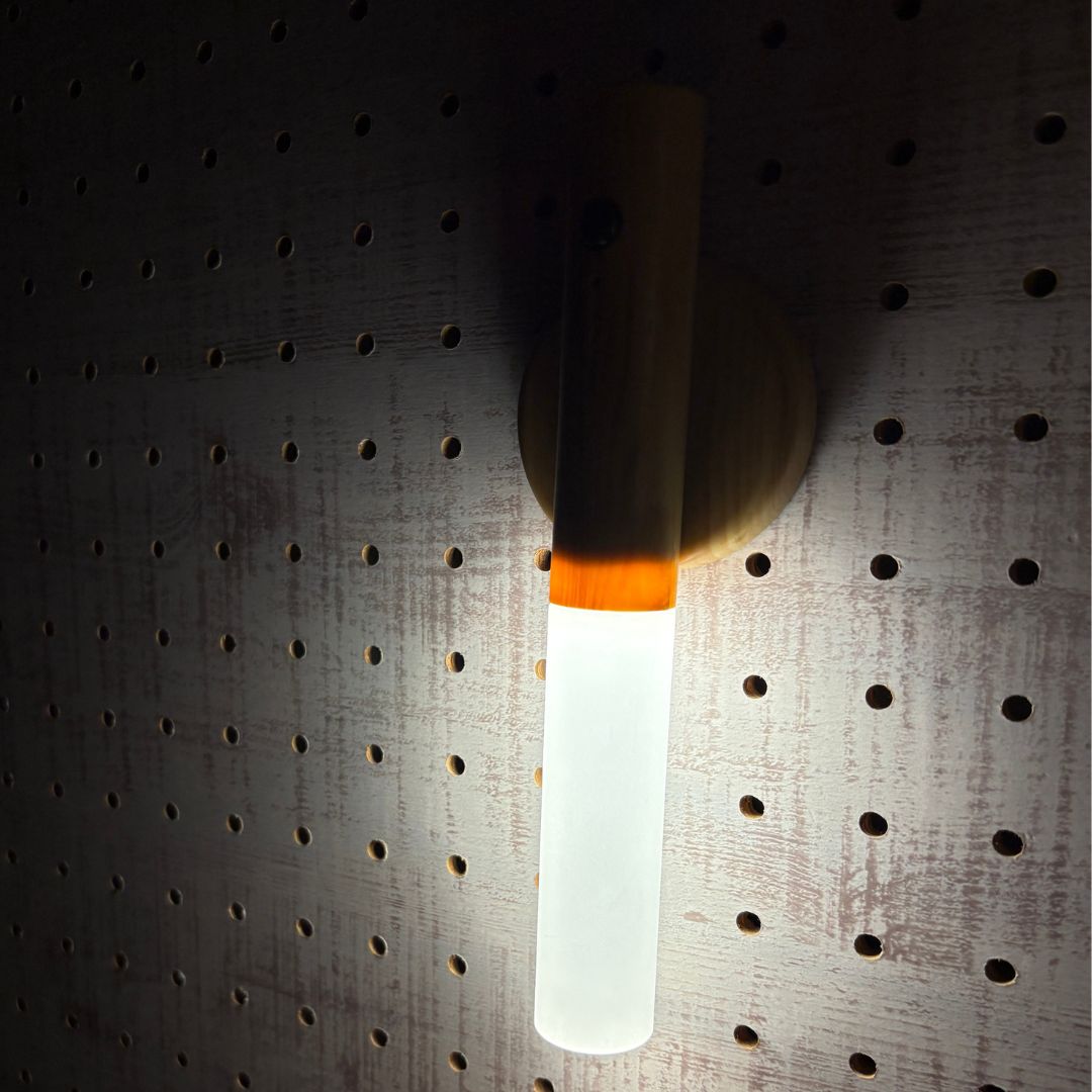 Motion Glow｜USB充電式モーションセンサーLEDライト（マグネット式）